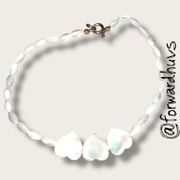 Mother of Pearl Heart Bracelet 9.75” Long - Picture 1 of 9